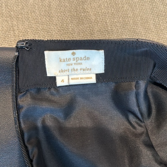 Kate Spade Scalloped Lamb Leather Skirt Size 4 - Picture 3 of 5